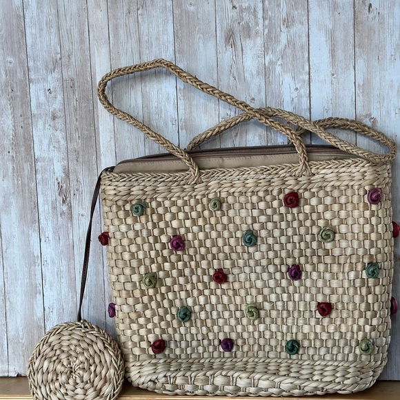 Straw corn husks hand woven tote - Picture 8 of 10